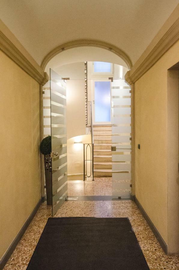 Azeglio Apartment, A Due Passi Da Piazza Maggiore Μπολόνια Εξωτερικό φωτογραφία